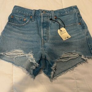 Levi 501 cut off shorts